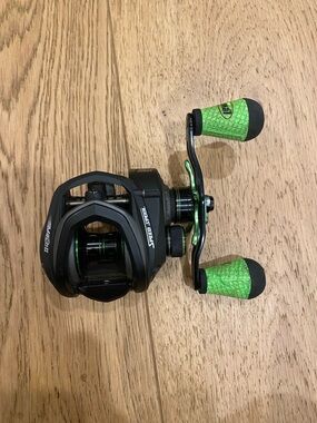 Lews MACH2 Fishing Reel